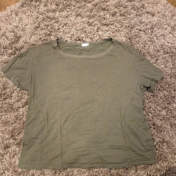 ✨3/10✨Basic Tees Bundle - Picture 4 of 6